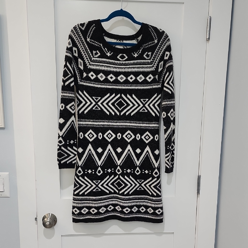 Black and White Geometric Sweater Dress
